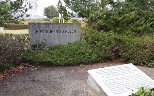 Ansicht der Kriegsgräberstätte Bardowick, St. Peter und Paul Friedhof