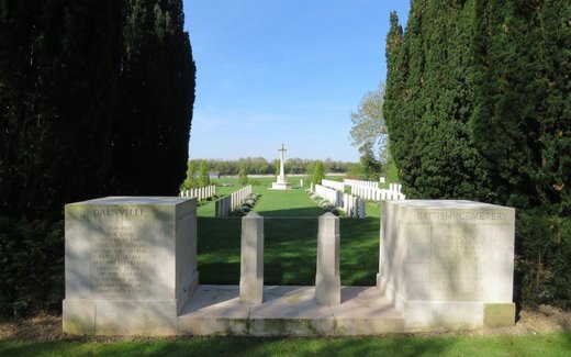 Ansicht der Kriegsgräberstätte Dainville