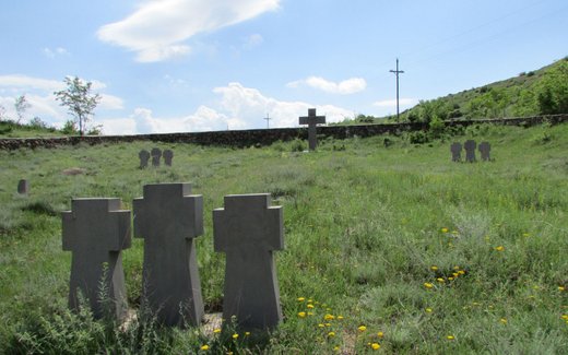 Ansicht der Kriegsgräberstätte Abowjan