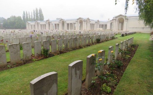 Ansicht der Kriegsgräberstätte Arras