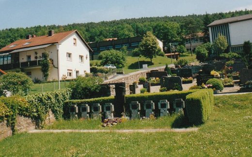 Ansicht der Kriegsgräberstätte Bad Bocklet und OT Großenbrach
