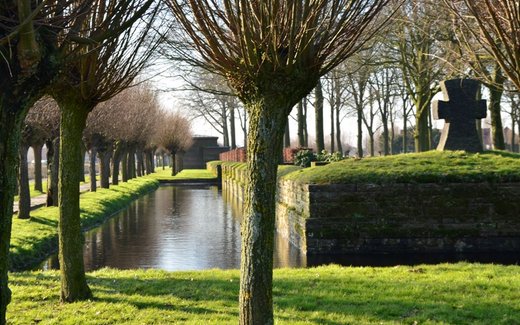 Ansicht der Kriegsgräberstätte Langemark