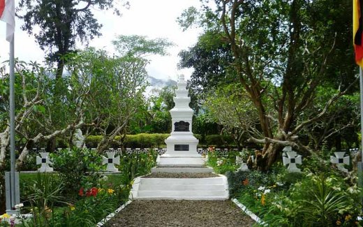 Ansicht der Kriegsgräberstätte Arca-Cikopo-Selatan