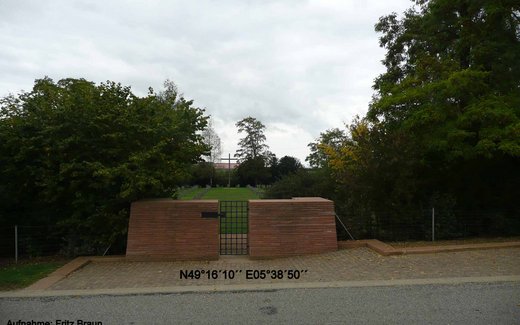 Ansicht der Kriegsgräberstätte Amel-sur-l'Etang