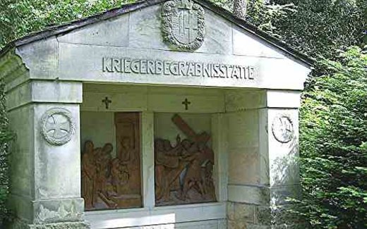 Ansicht der Kriegsgräberstätte Paderborn-Schloß Neuhaus