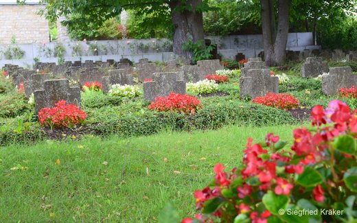 Ansicht der Kriegsgräberstätte Saarwellingen, Ehrenfriedhof