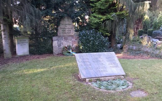 Ansicht der Kriegsgräberstätte Ebstorf, Ev.- luth. Friedhof