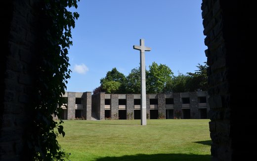 Ansicht der Kriegsgräberstätte Mont d'Huisnes