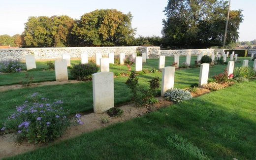 Ansicht der Kriegsgräberstätte Ayette