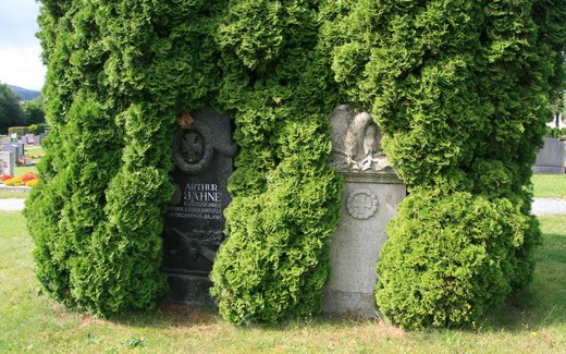 Ansicht der Kriegsgräberstätte Arzberg,Ev.Luth.Fdh.