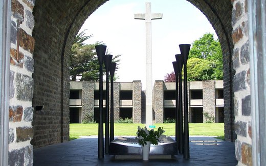 Ansicht der Kriegsgräberstätte Mont d'Huisnes