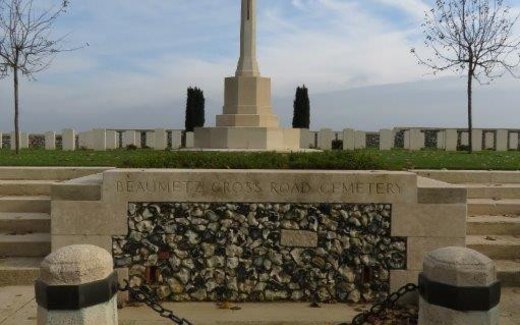 Ansicht der Kriegsgräberstätte Beaumetz-les-Cambrai brit. Soldatenfriedhof