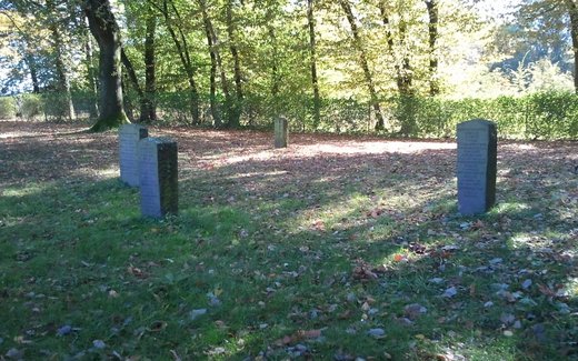 Ansicht der Kriegsgräberstätte Auetal - Rehren, Kriegsgräberstätte  Am Horn