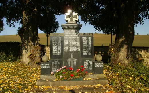 Ansicht der Kriegsgräberstätte Allenbach, Gemeindefriedhof