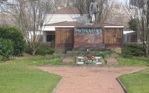 Ansicht der Kriegsgräberstätte Bergheim-Niederaußem