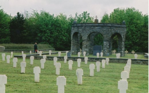 Ansicht der Kriegsgräberstätte Maissin-National