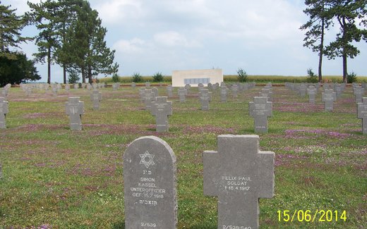 Ansicht der Kriegsgräberstätte Aubérive