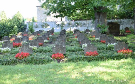 Ansicht der Kriegsgräberstätte Saarwellingen, Ehrenfriedhof