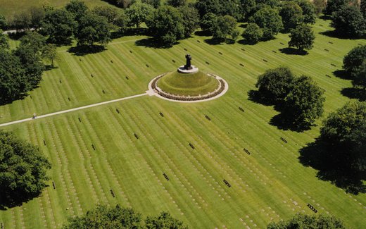 Ansicht der Kriegsgräberstätte La Cambe