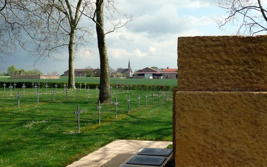 Ansicht der Kriegsgräberstätte Maizeray