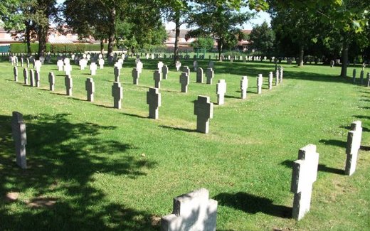 Ansicht der Kriegsgräberstätte Bauvin