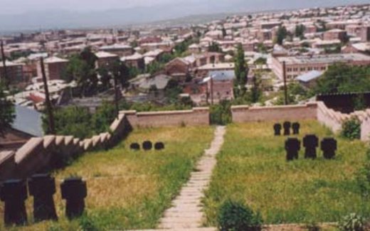 Ansicht der Kriegsgräberstätte Artyk