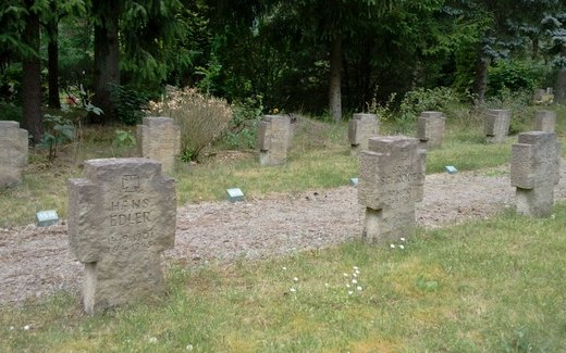Ansicht der Kriegsgräberstätte Faßberg, Waldfriedhof