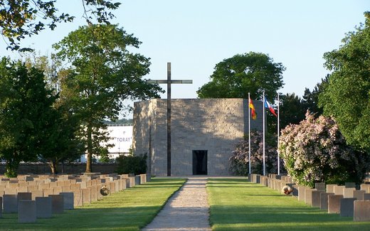 Ansicht der Kriegsgräberstätte Dagneux