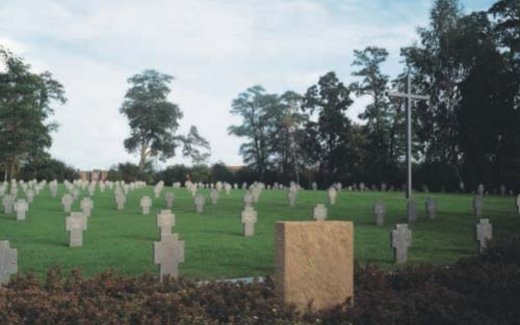 Ansicht der Kriegsgräberstätte Amel-sur-l'Etang