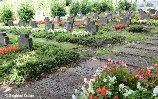 Ansicht der Kriegsgräberstätte Saarwellingen, Ehrenfriedhof
