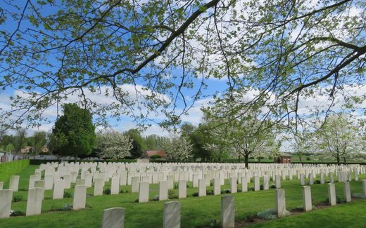 Ansicht der Kriegsgräberstätte Cambrin (Churchyard Extension)