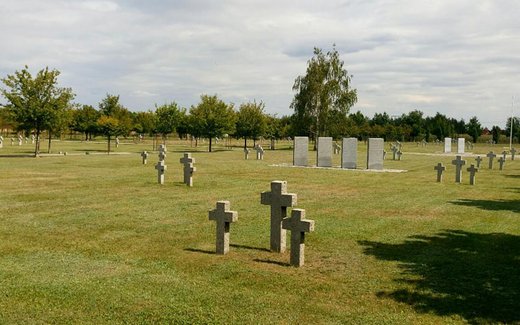 Ansicht der Kriegsgräberstätte Nadolice Wielkie