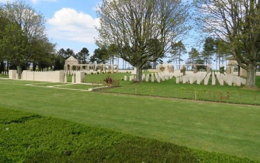 Ansicht der Kriegsgräberstätte Bazenville