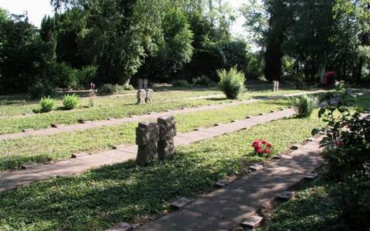 Ansicht der Kriegsgräberstätte Bad Bergzabern