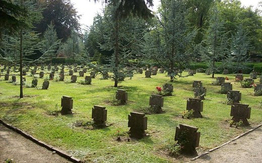 Ansicht der Kriegsgräberstätte Aschersleben