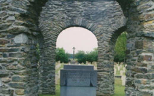 Ansicht der Kriegsgräberstätte Maissin-National