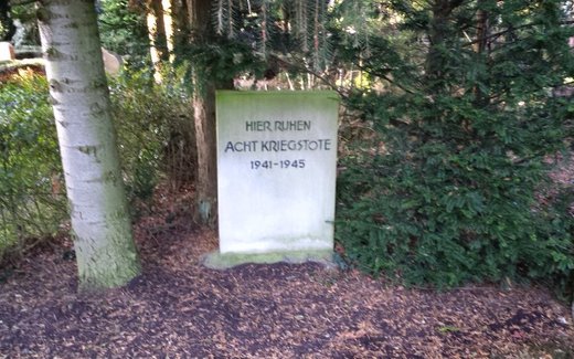 Ansicht der Kriegsgräberstätte Ebstorf, Ev.- luth. Friedhof
