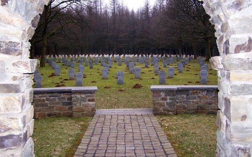 Ansicht der Kriegsgräberstätte Anloy-Heide