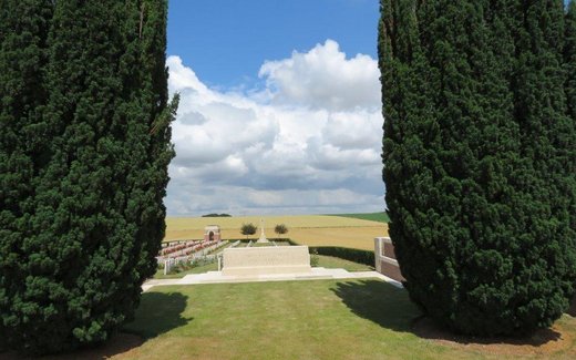 Ansicht der Kriegsgräberstätte Bailleulval (Bac-du-Sud)