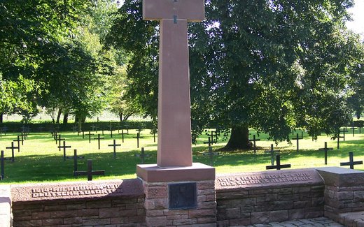 Ansicht der Kriegsgräberstätte Achiet-le-Petit