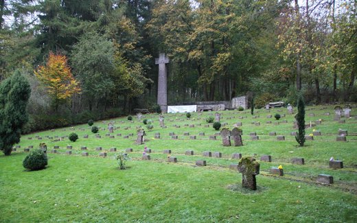 Ansicht der Kriegsgräberstätte Bad Emstal-Merxhausen Kriegsgräberehrenstätte