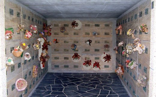 Ansicht der Kriegsgräberstätte Mont d'Huisnes