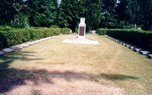 Ansicht der Kriegsgräberstätte Bergisch-Gladbach-Refrath