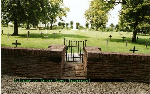 Ansicht der Kriegsgräberstätte Aussonce