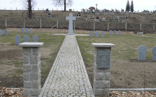 Ansicht der Kriegsgräberstätte Cabiny