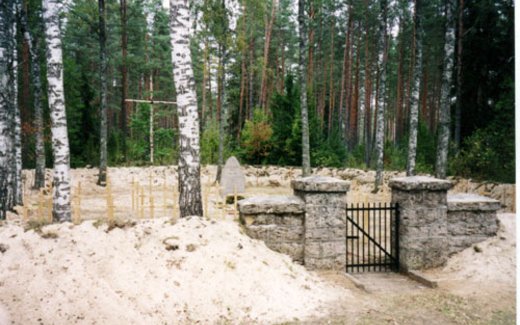 Ansicht der Kriegsgräberstätte Balin