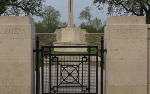 Ansicht der Kriegsgräberstätte Bailleul-Sir-Berthoult