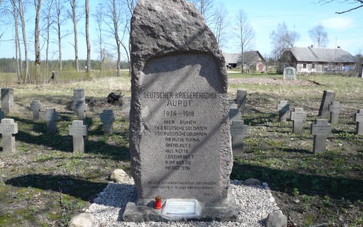 Ansicht der Kriegsgräberstätte Auput