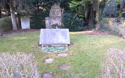 Ansicht der Kriegsgräberstätte Ebstorf, Ev.- luth. Friedhof