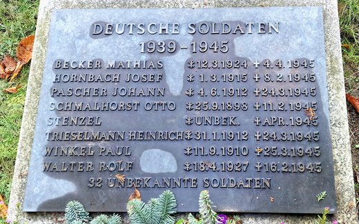 Ansicht der Kriegsgräberstätte Altwriezen